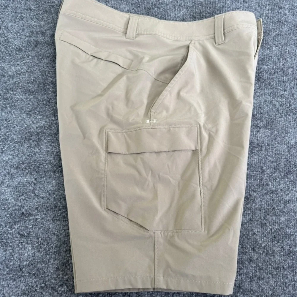 Under Armour Cargo Shorts Mens 30 Hiking Outdoor Polyester Stretch Tan Khaki